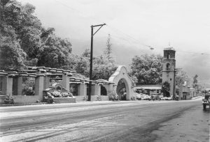 The pergola with fountain in snow, January 1949.